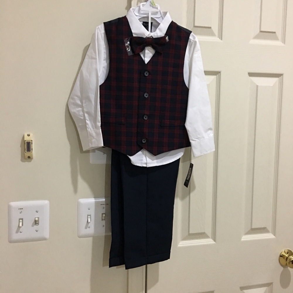 New 4PC Boys Set